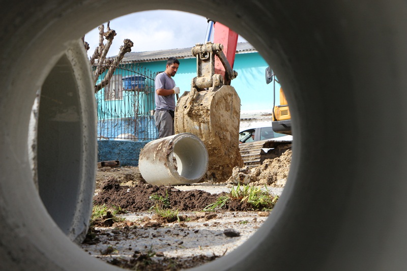 Prefeitura de Lages Obras estruturantes de drenagem e esgoto sanitário, antes do asfaltamento, são realizadas na rua Independência e avenida 31 de Março