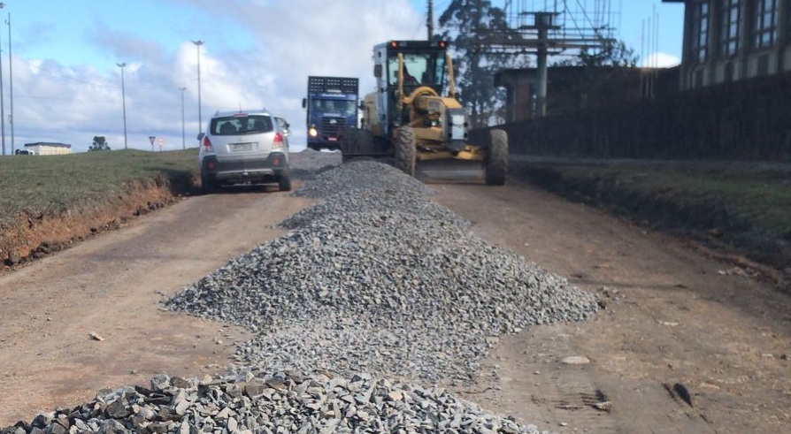 Prefeitura de Lages Prefeitura de Lages recupera vias urbanas sem pavimento nos bairros