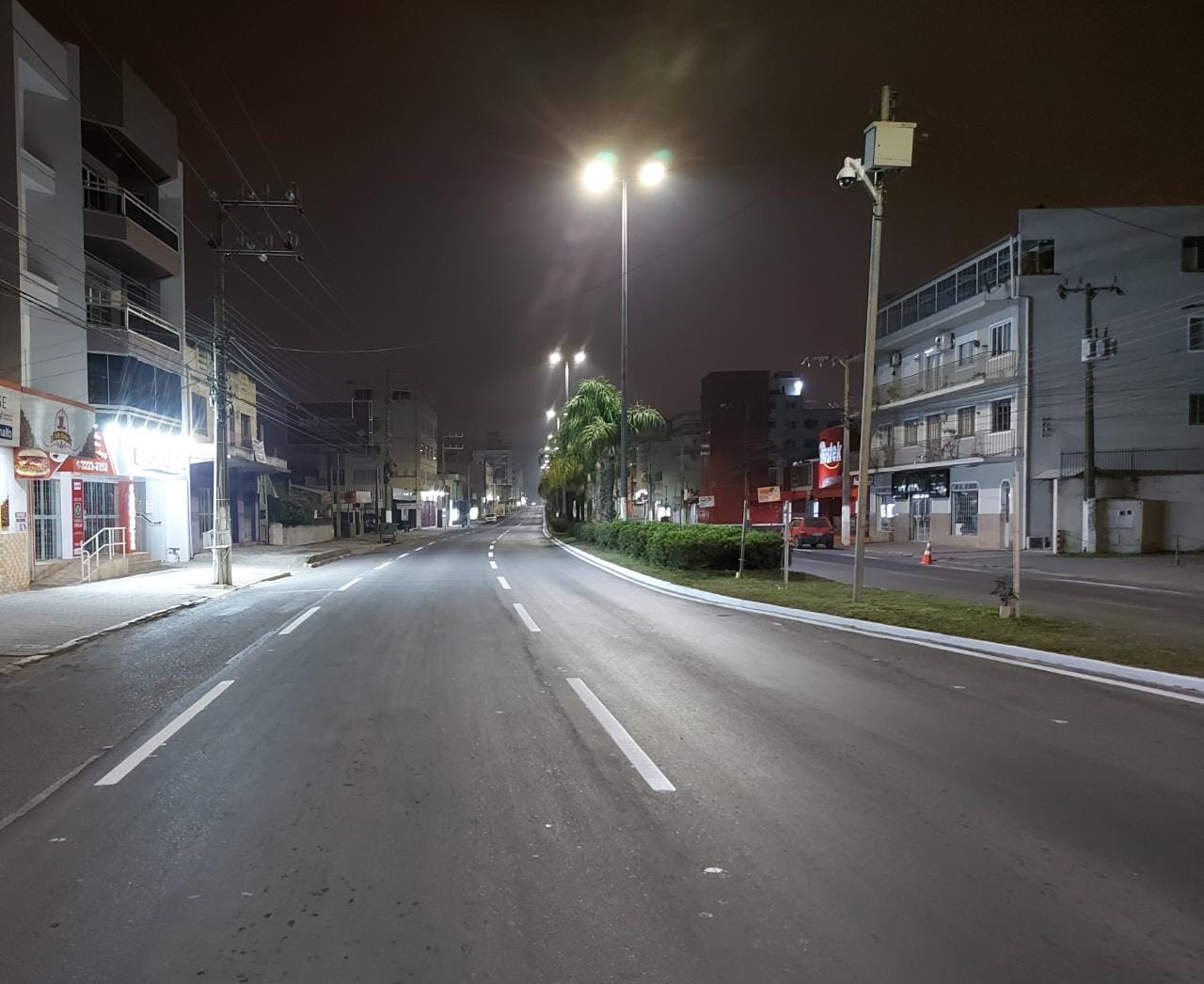 Prefeitura de Lages Prefeitura de Lages realiza melhorias na sinalização de trânsito da avenida Camões, entre os bairros Coral e Conta Dinheiro