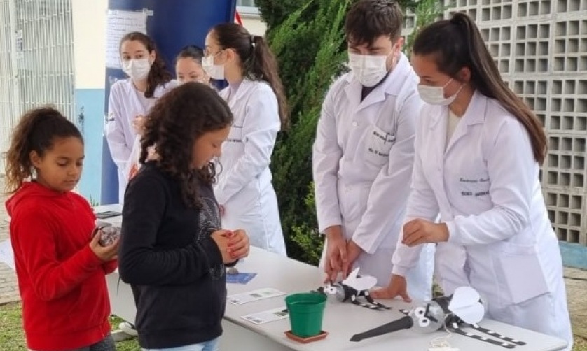 Prefeitura de Lages Secretaria de Saúde de Lages e curso Técnico em Enfermagem do Senac promovem ação educativa na UBS Centenário