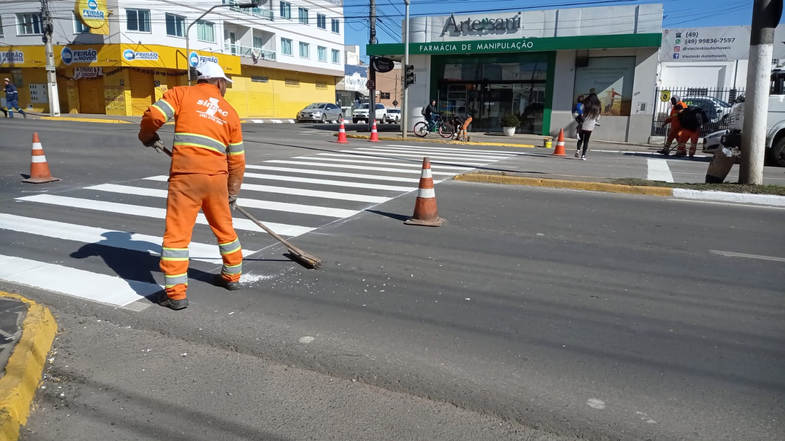 Prefeitura de Lages Região do bairro Coral recebe melhorias na sinalização de trânsito