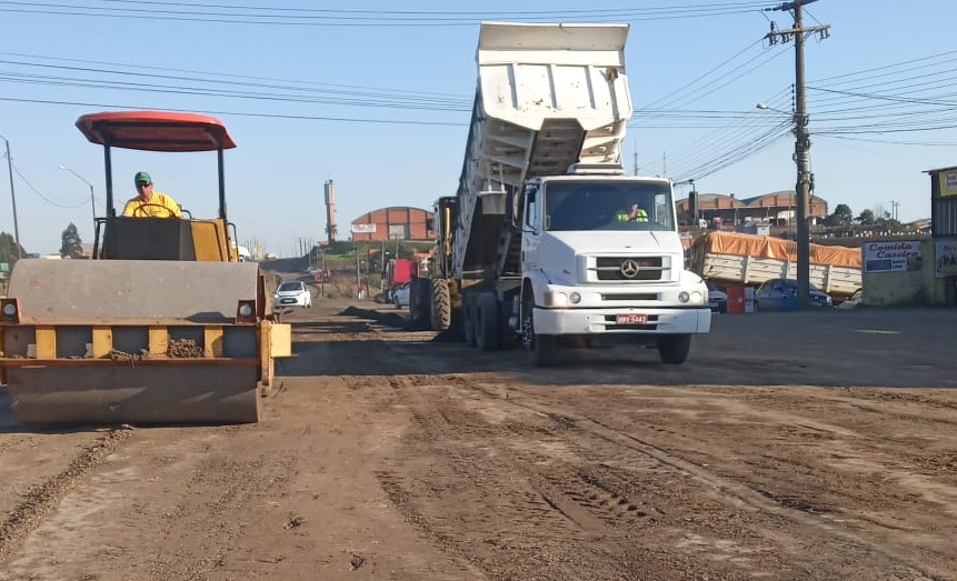 Prefeitura de Lages Prefeitura de Lages realiza serviços de manutenção em ruas e avenidas nos bairros