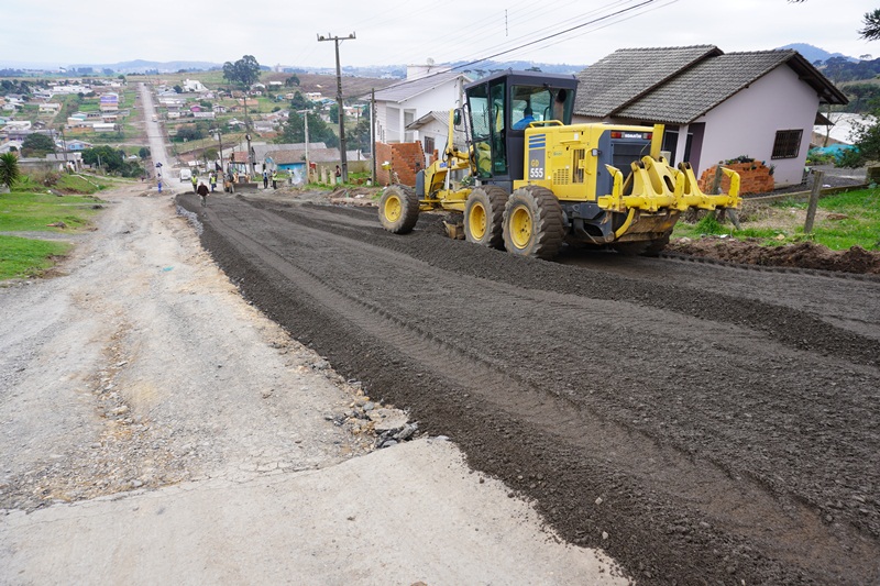 Prefeitura de Lages Rua João Schultz é asfaltada em trecho de acentuado declive