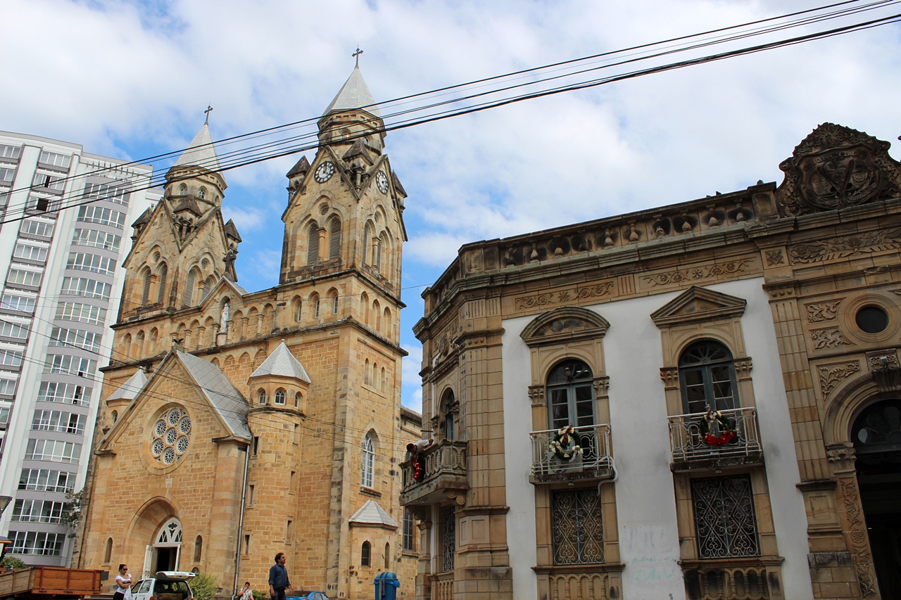 Prefeitura de Lages População deve estar atenta às exceções nos serviços de interesse coletivo neste feriado prolongado em alusão ao dia da padroeira de Lages 