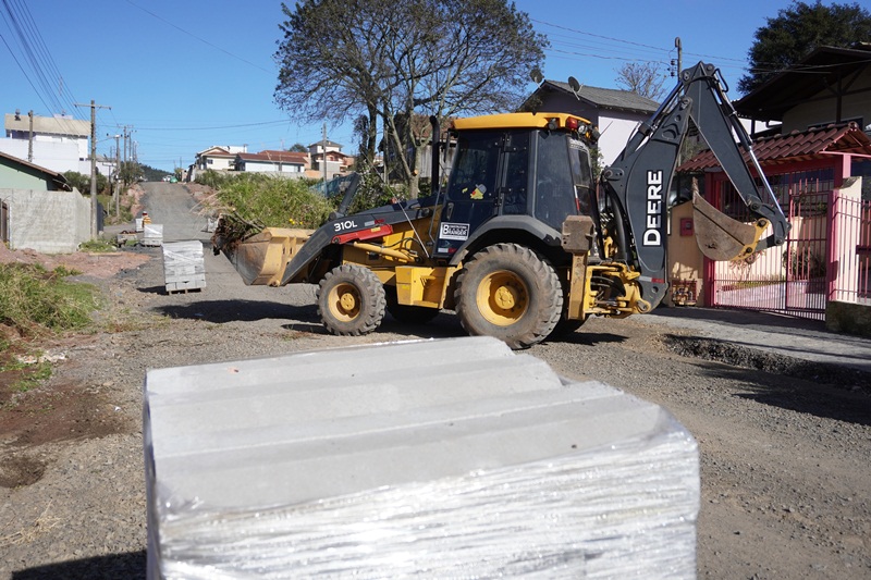 Prefeitura de Lages Rua Maria Arlene da Luz, no Santo Antônio, recebe obras para asfaltamento