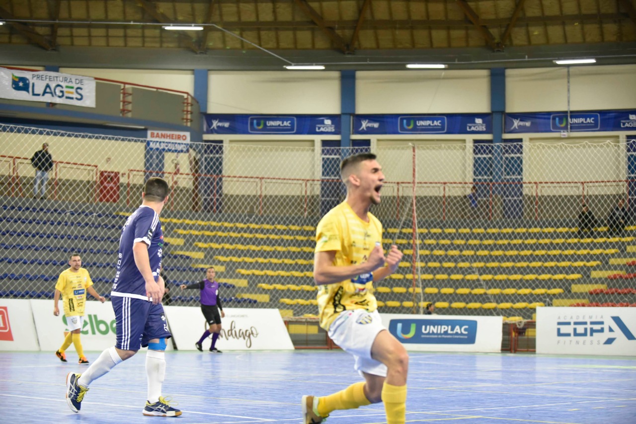 Prefeitura de Lages Lages Futsal sai atrás, vira no último minuto contra Campos Novos e avança à semifinal do Estadual