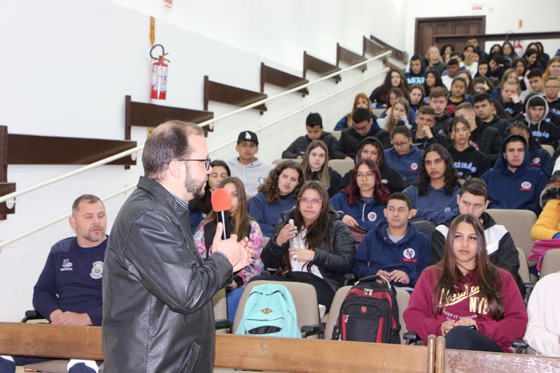 Prefeitura de Lages Seminário promovido pela Prefeitura de Lages discute a segurança e educação de motoristas e pedestres na Semana Nacional do Trânsito