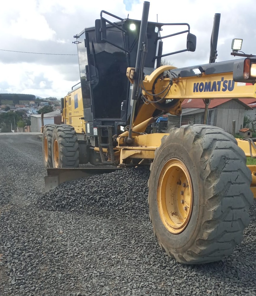 Prefeitura de Lages Prefeitura trabalha na manutenção de vias na região do bairro Guarujá