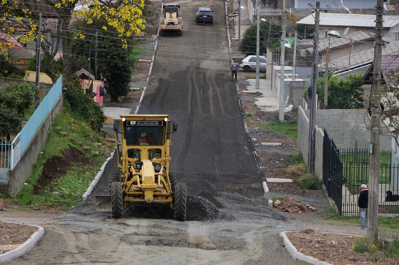 Prefeitura de Lages Rua Maria Arlene da Luz, no Santo Antônio, está pronta para receber camada asfáltica