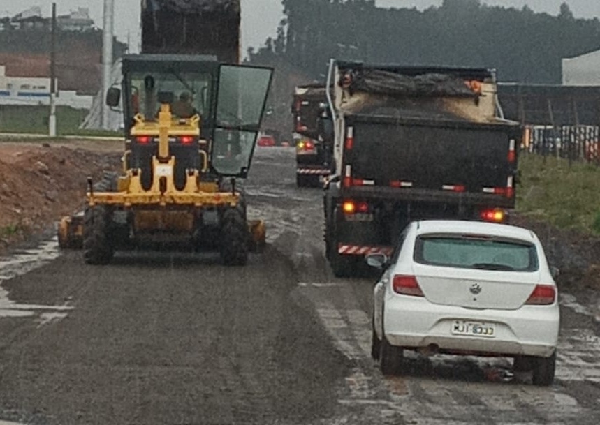 Prefeitura de Lages Prefeitura de Lages realiza ação emergencial de recuperação de vias, na área urbana, devido às chuvas