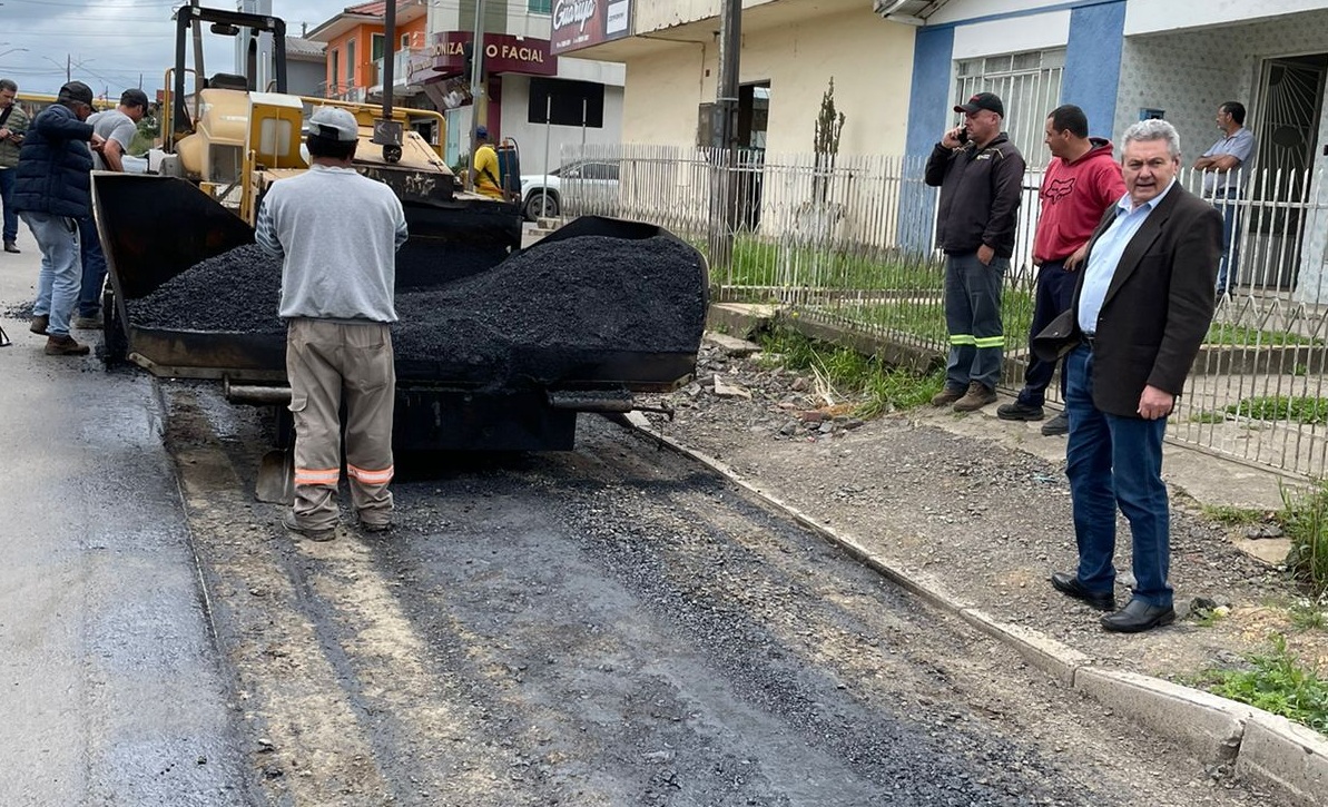 Prefeitura de Lages Prefeito Ceron vistoria obras de conclusão do asfaltamento da avenida 31 de Março