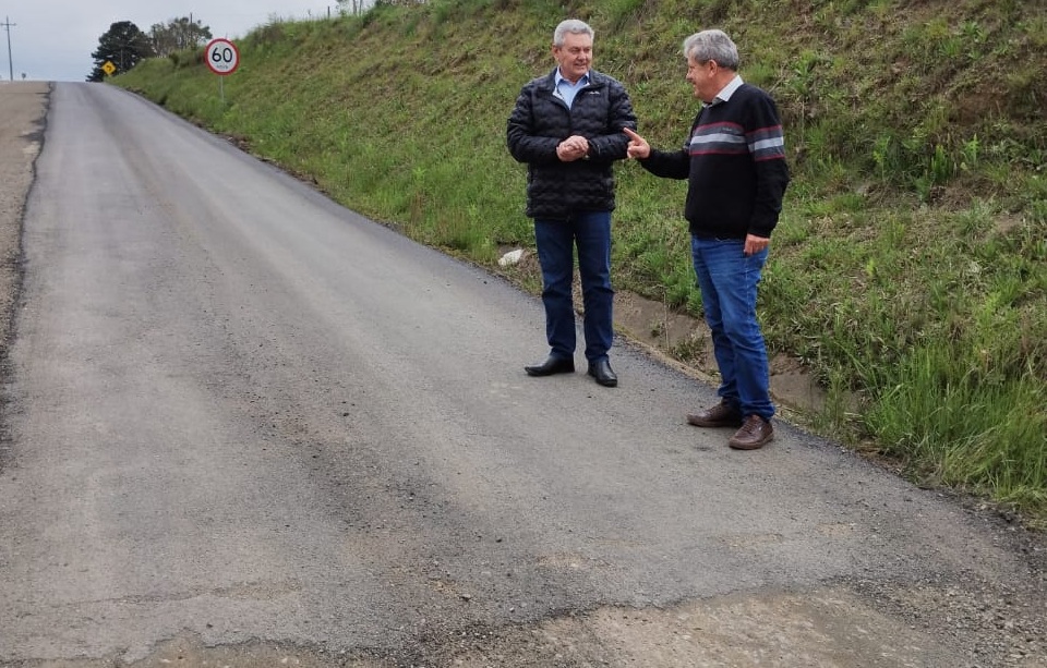 Prefeitura de Lages Prefeito Antonio Ceron vistoria início das obras da avenida Victor Alves de Brito, entre os bairros São Miguel e Penha