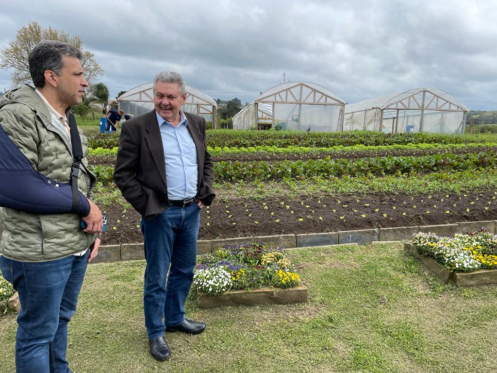 Prefeitura de Lages Horto Municipal recebe sistema de irrigação com foco na melhoria da produção de mudas