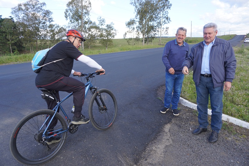 Prefeitura de Lages Prefeito Ceron vistoria obras de infraestrutura nos bairros de Lages