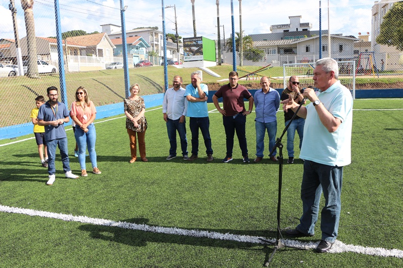 Prefeitura de Lages Prefeito Ceron inaugura quadra de grama sintética na rua São Joaquim