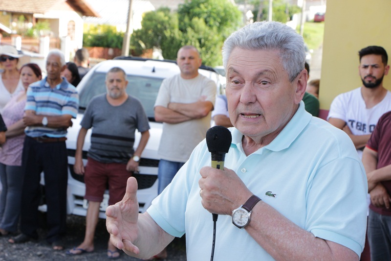 Prefeitura de Lages Prefeito Ceron assina ordem de serviço para pavimentação e revitalização da rua Olavo Bilac, na Penha