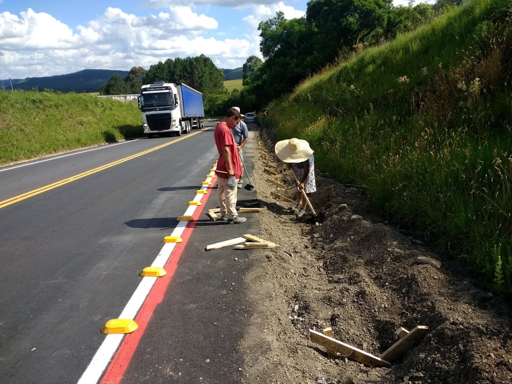 Prefeitura de Lages Seguem as obras de revitalização das avenidas Victor Alves de Brito e Manoel Antunes Pessoa, entre os bairros Penha e São Miguel