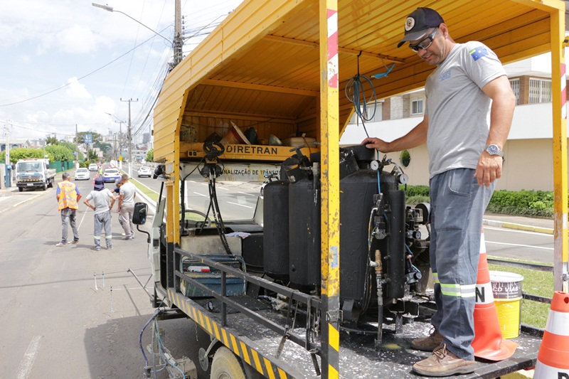 Prefeitura de Lages Prefeitura de Lages restaura sinalização de trânsito no perímetro urbano