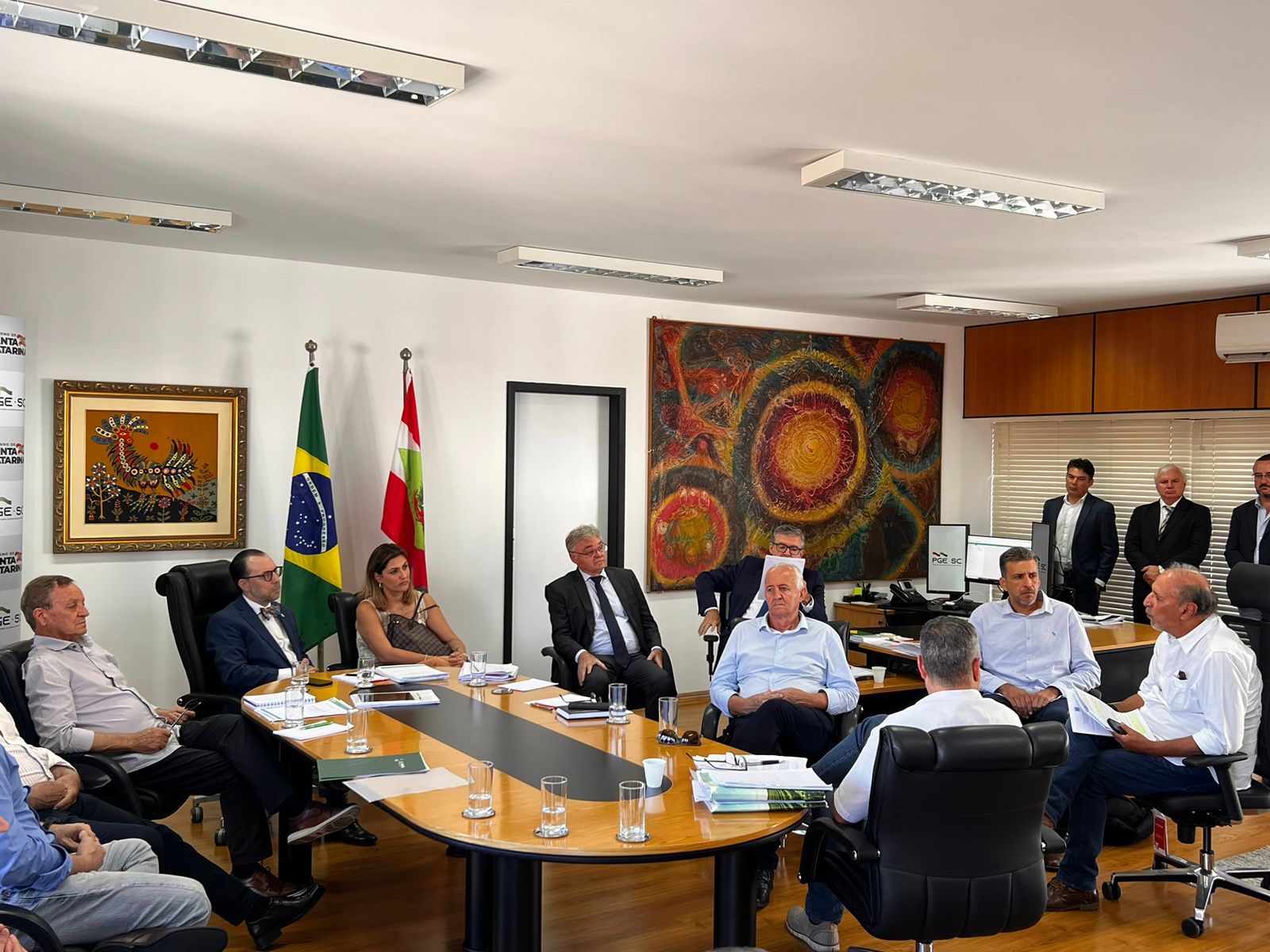 Prefeitura de Lages Secretário da Agricultura e Pesca, da Prefeitura, Thiago Cordeiro, participa de reunião estadual sobre propriedades rurais embargadas, na Coxilha Rica