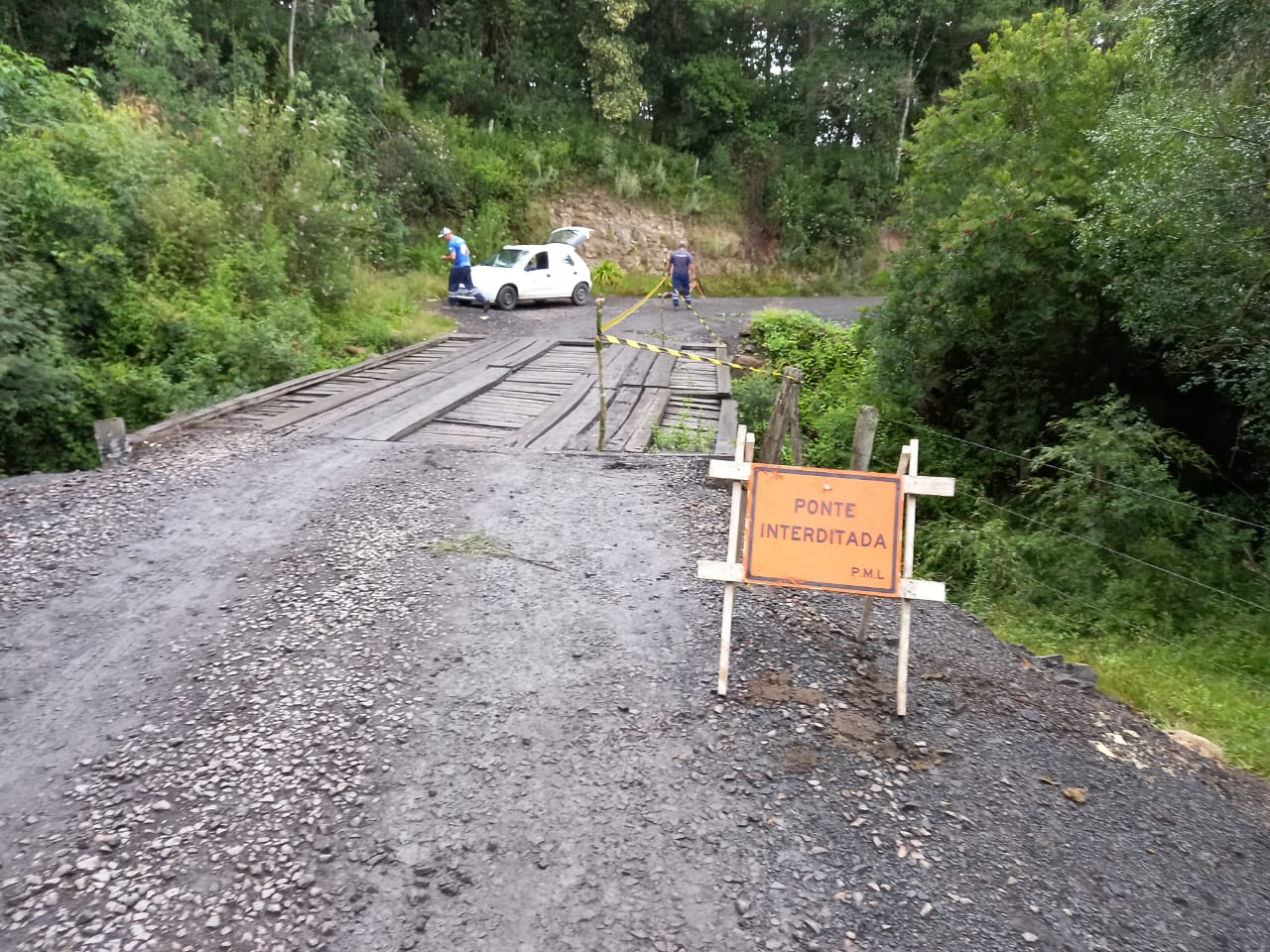 Prefeitura de Lages Ponte de acesso à localidade de Lambedor está interditada para tráfego de veículos pesados