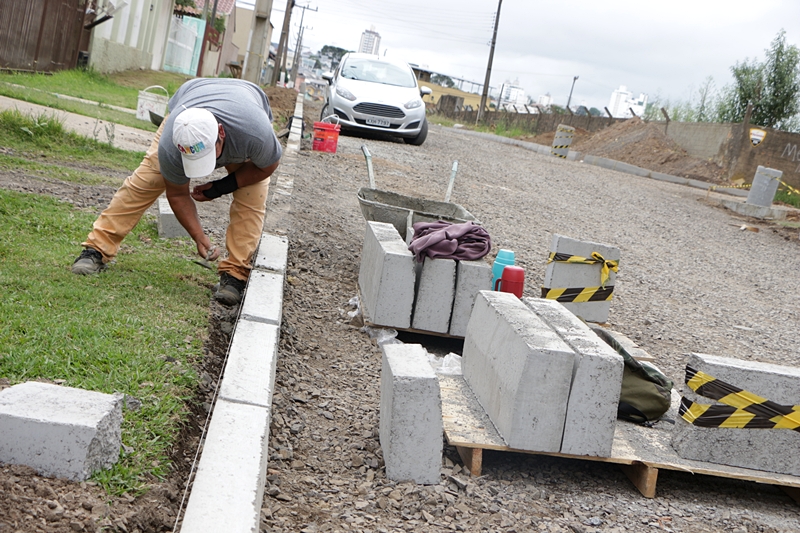 Prefeitura de Lages Avançam as obras de pavimentação da rua Antenor Moreira, no Universitário