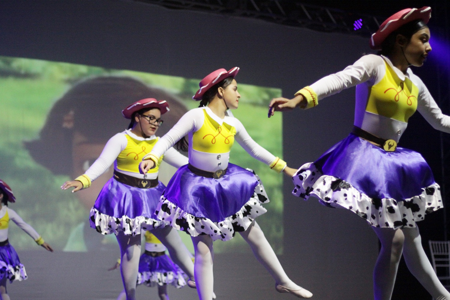 Prefeitura de Lages Festival Catarinense de Dança – Etapa Lages: Escola de Artes e Programa Lages Melhor participam com mais de 100 alunas e alunos de ballet e street dance