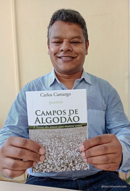 Prefeitura de Lages Carlos Camargo apresenta a obra de poemas “Campos de Algodão – A fonte do amor que nunca cessa”