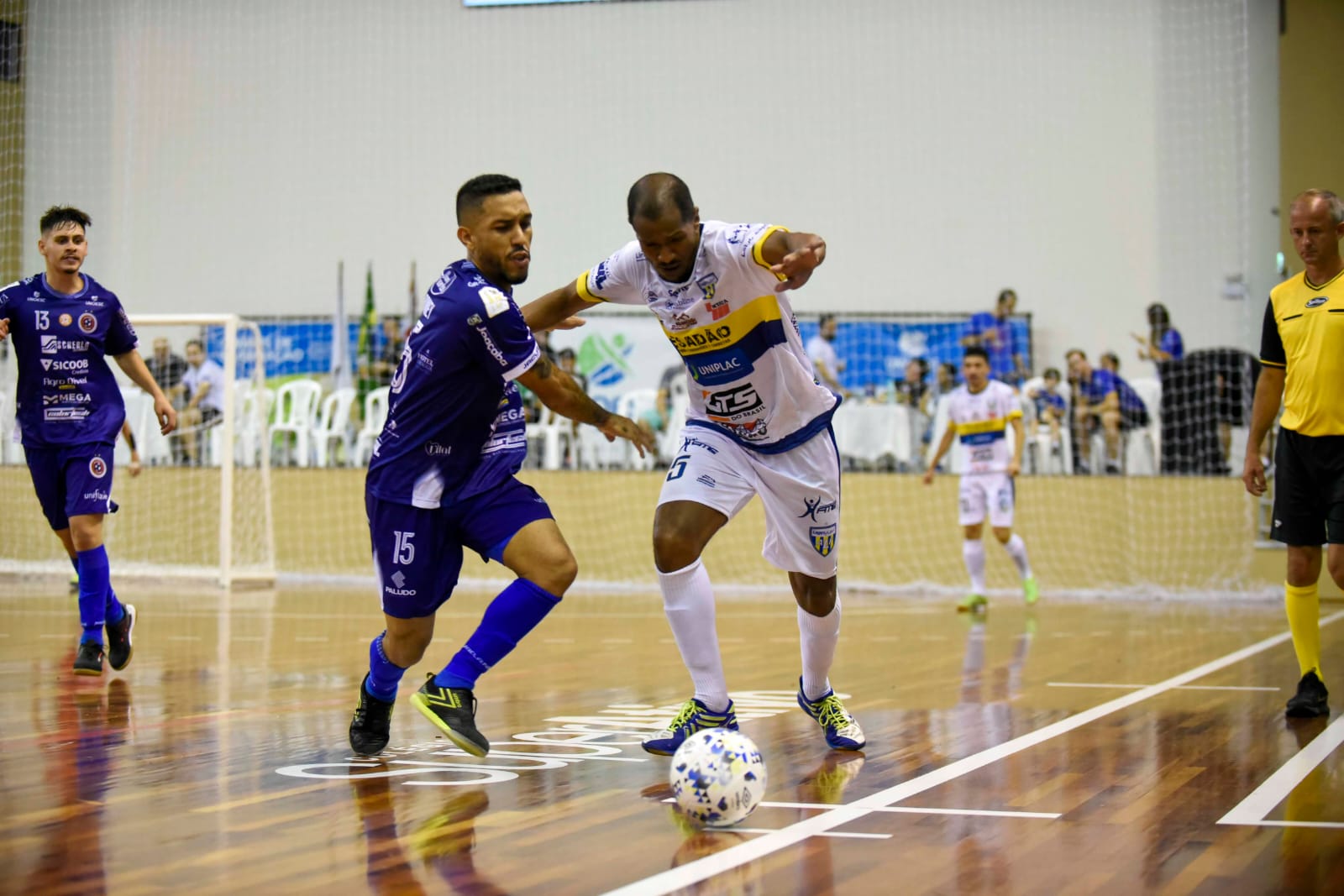 Prefeitura de Lages Lages Futsal disponibiliza 1.500 ingressos nas escolas públicas para os jogos da temporada