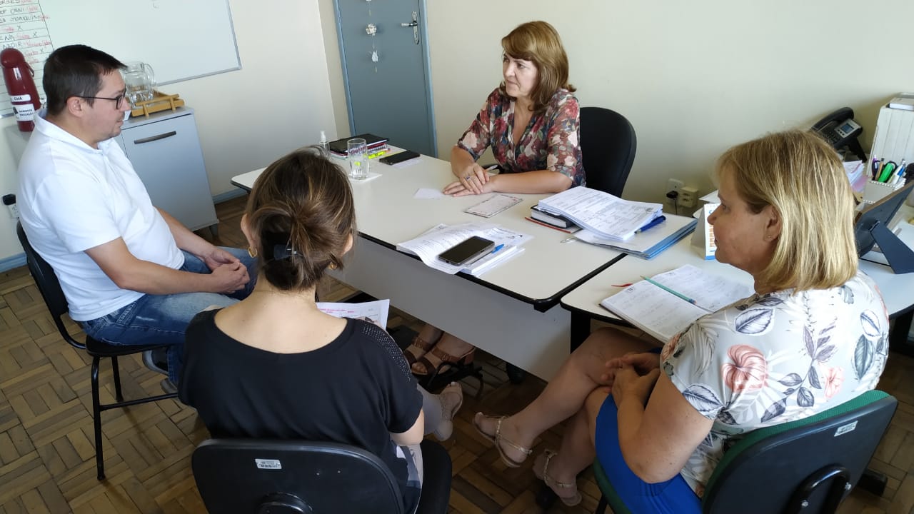 Prefeitura de Lages Secretaria da Educação e Lages Futsal firmam parceria para oferecer ingressos gratuitos aos estudantes das escolas municipais