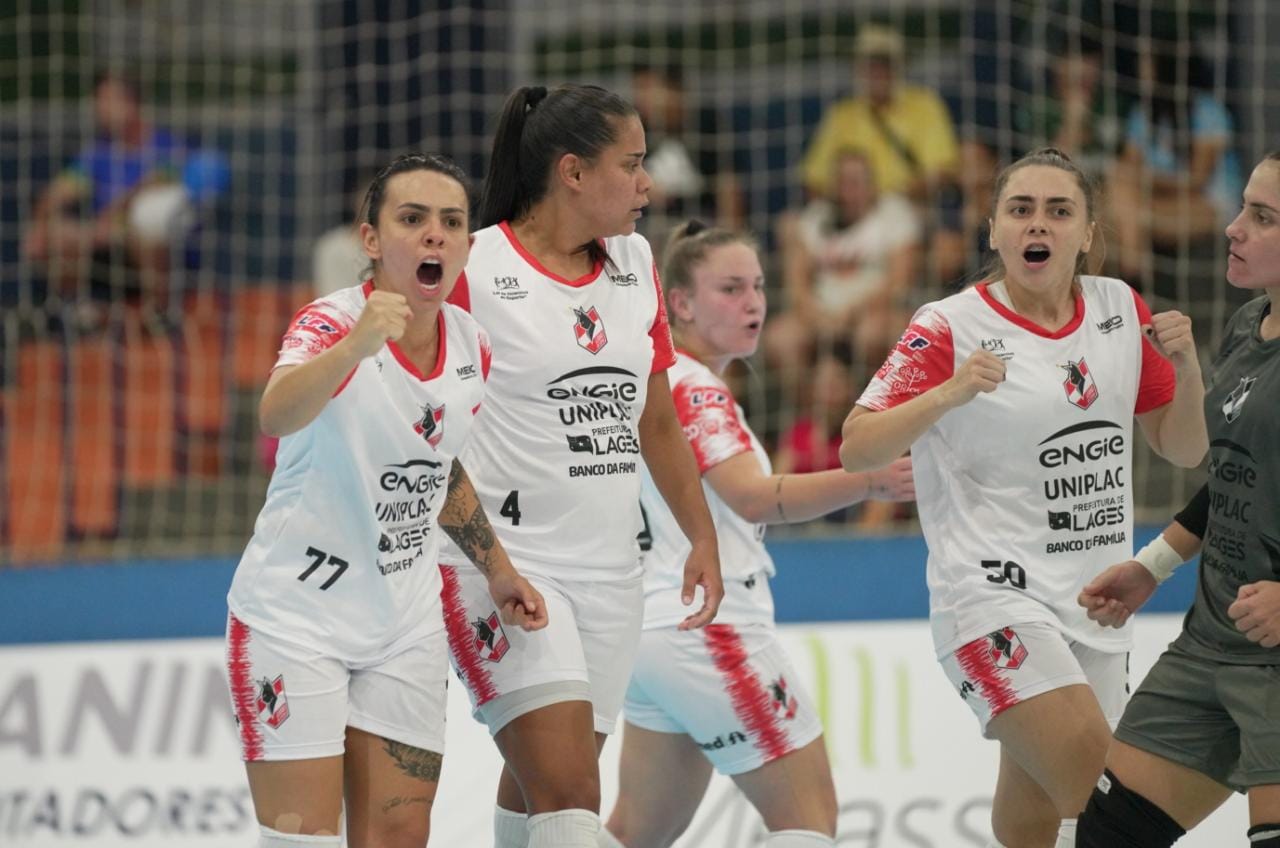 Prefeitura de Lages Leoas da Serra viaja a Campo Grande (MS) para a estreia da Liga Feminina de Futsal