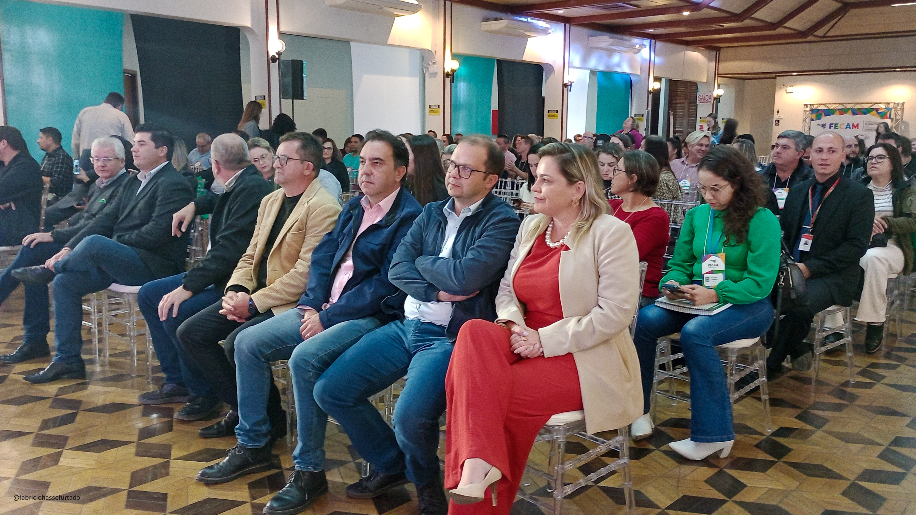 Prefeitura de Lages Gestores municipais de Santa Catarina debatem cultura em Lages