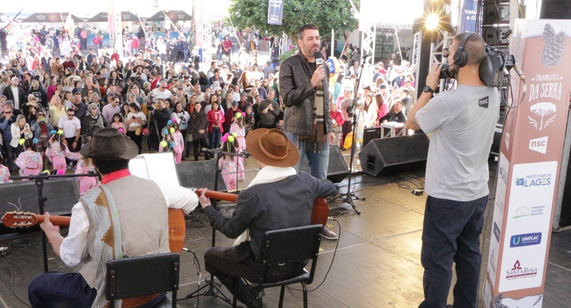 Prefeitura de Lages A Festa está só começando! Terceiro dia de Recanto do Pinhão agita o centro de Lages no primeiro fim de semana do maior evento da Serra   