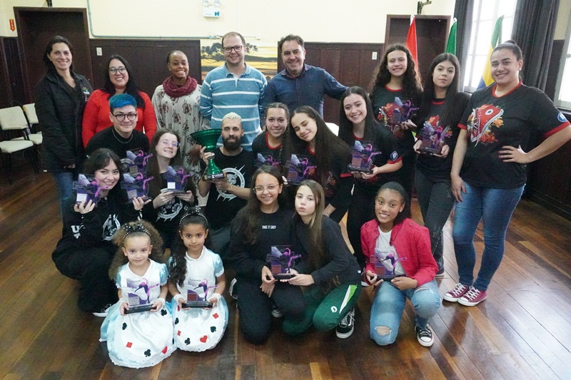 Prefeitura de Lages Alunos da Escola de Artes estão classificados para festival internacional de dança