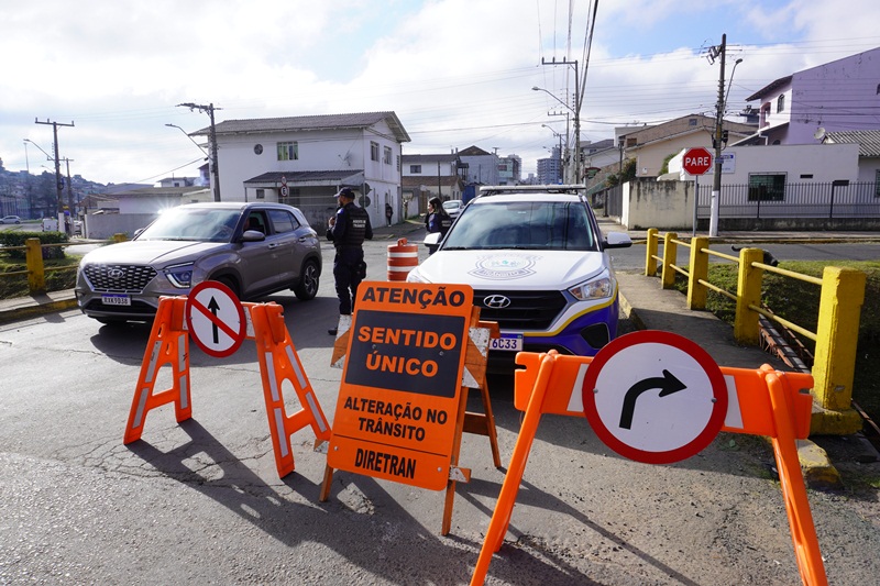 Prefeitura de Lages Diretran faz simulação de fluxo de trânsito em três pontes do Copacabana