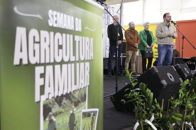 Prefeitura de Lages Semana da Agricultura Familiar reúne autoridades e produtores para fomentar o setor e debater sobre políticas públicas 