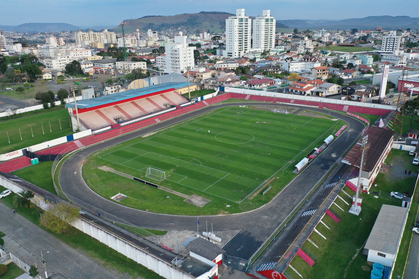 Prefeitura de Lages Lages terá primeiro estádio com gramado sintético de Santa Catarina