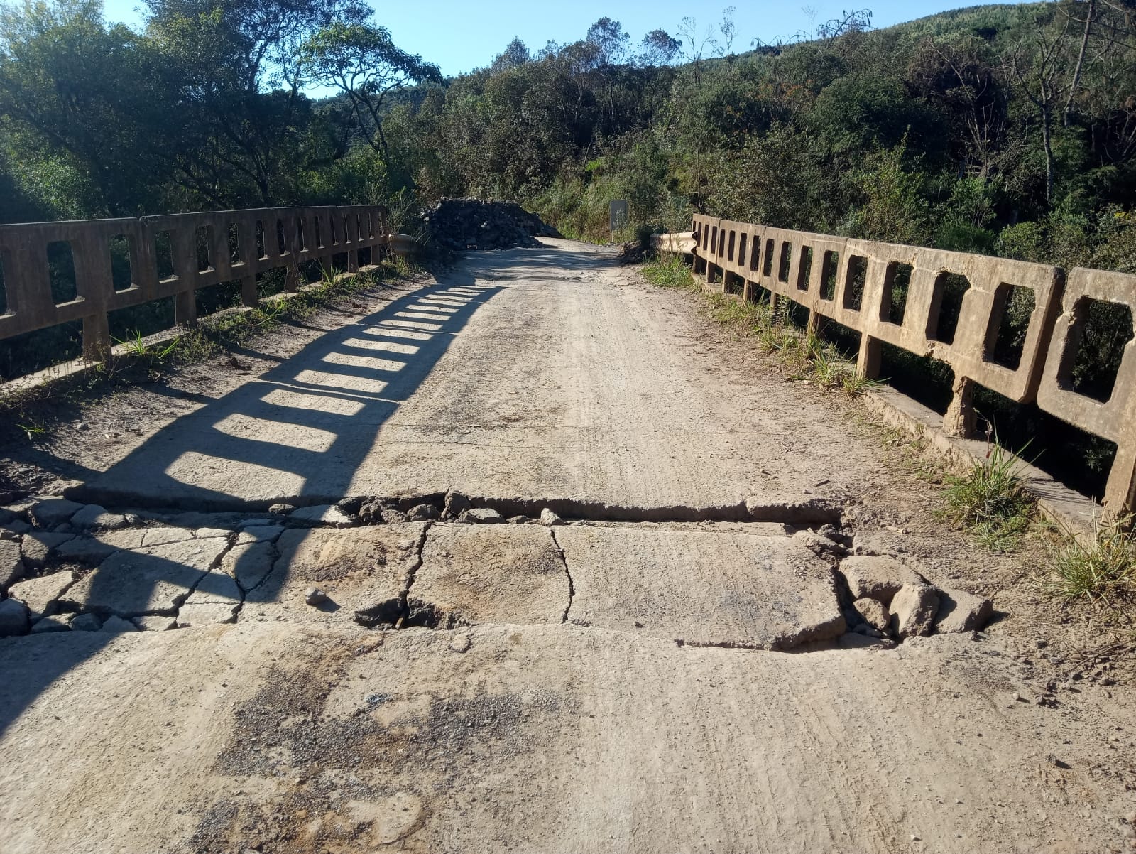 Prefeitura de Lages Travessia pela Ponte do Guará está interditada para caminhões e demais veículos pesados