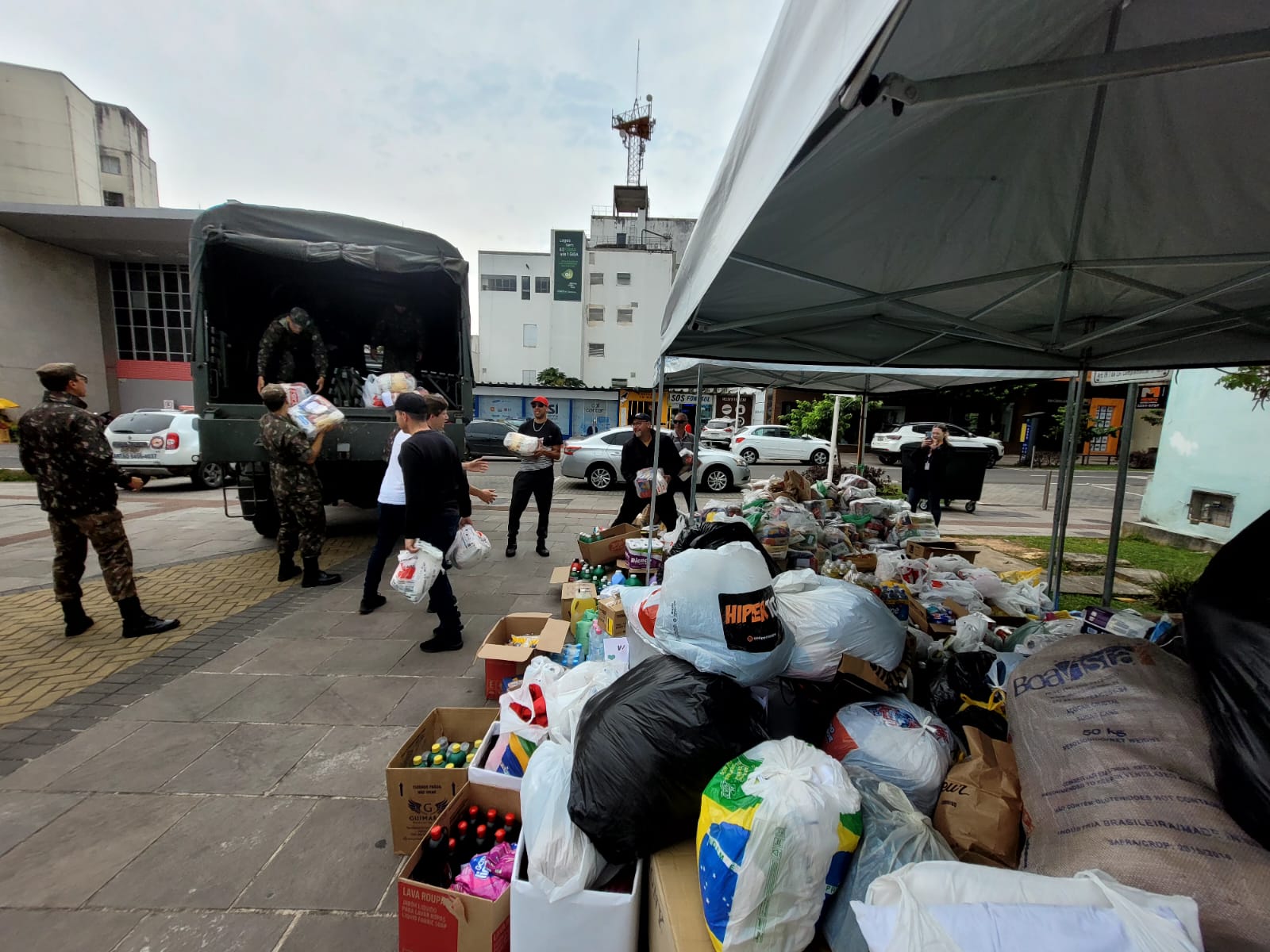 Prefeitura de Lages COMPDEC cadastra 281 famílias atingidas por tempestade do dia 8 de outubro