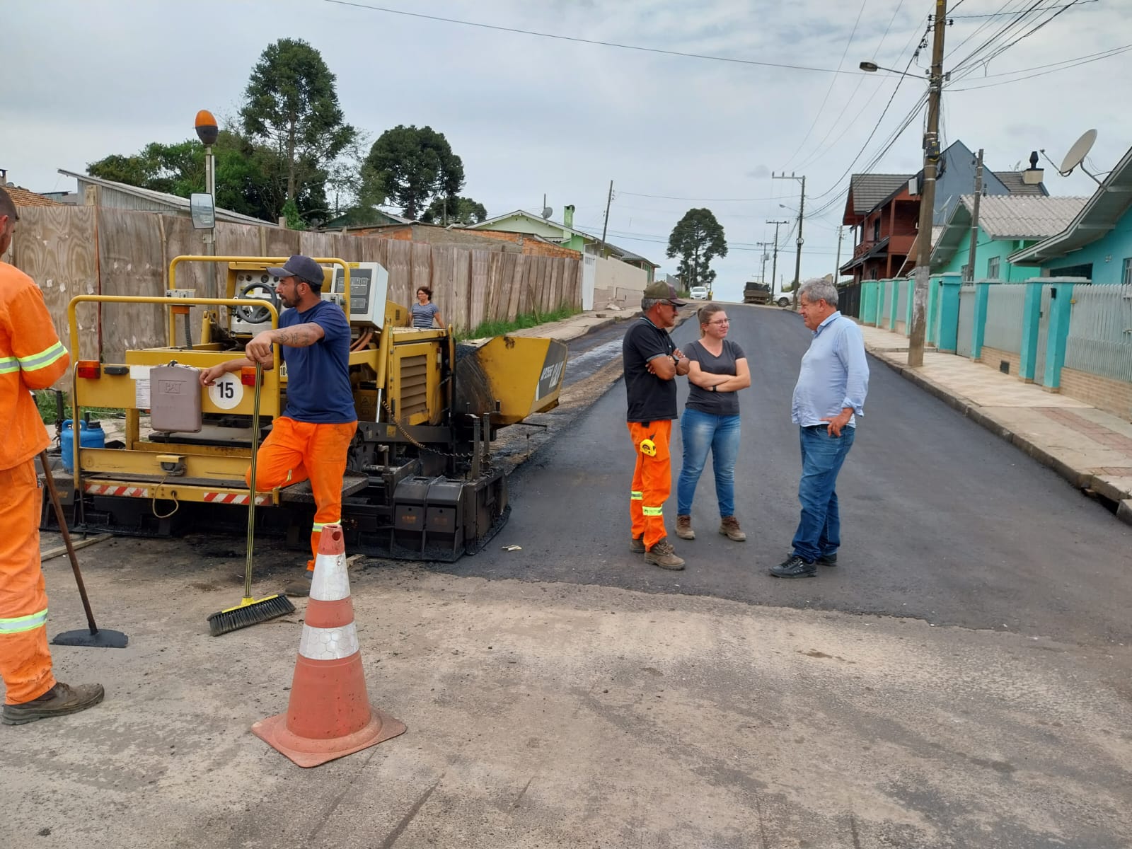 Prefeitura de Lages Três vias do bairro Tributo estão sendo pavimentadas