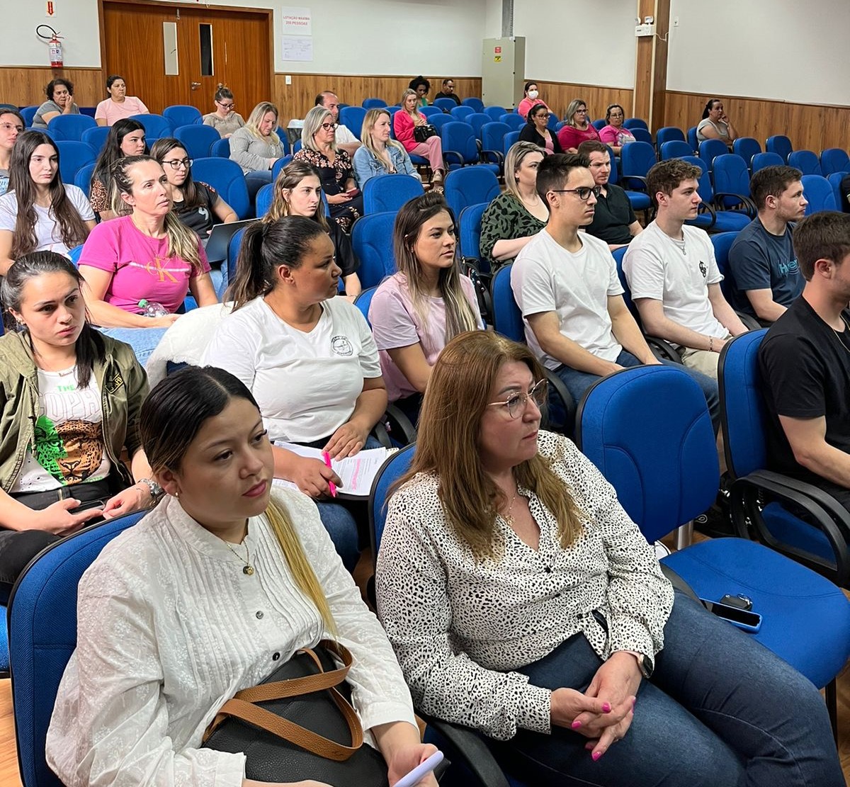 Prefeitura de Lages I Encontro Rosa - Passos para prevenção: Promovendo a conscientização sobre o câncer de mama e o autocuidado feminino