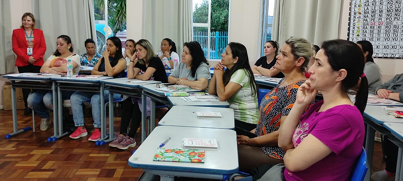 Prefeitura de Lages Servidoras da Educação participam de aulas gratuitas de português e matemática