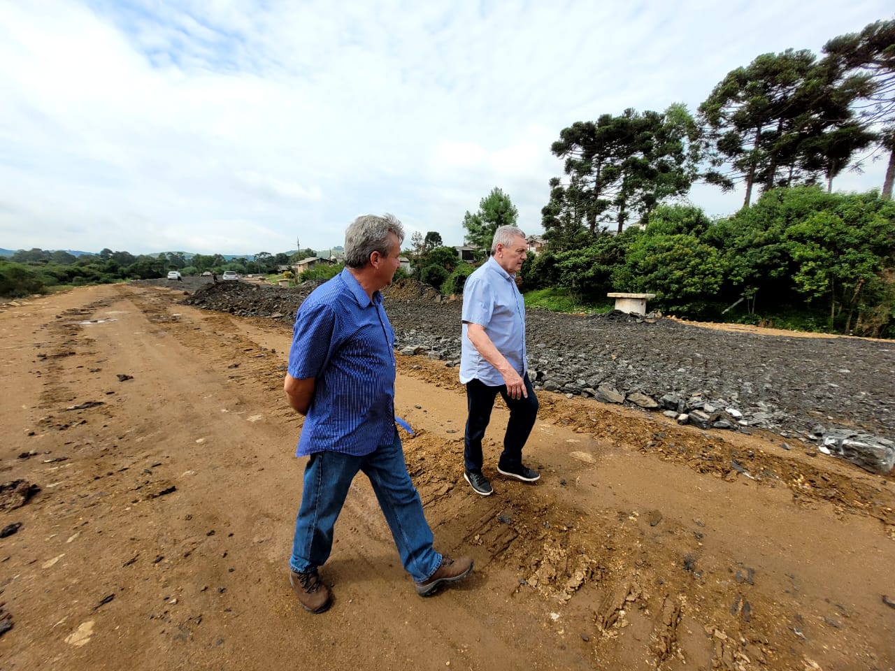 Prefeitura de Lages Trecho 02 da avenida Ponte Grande está prestes a ser asfaltado