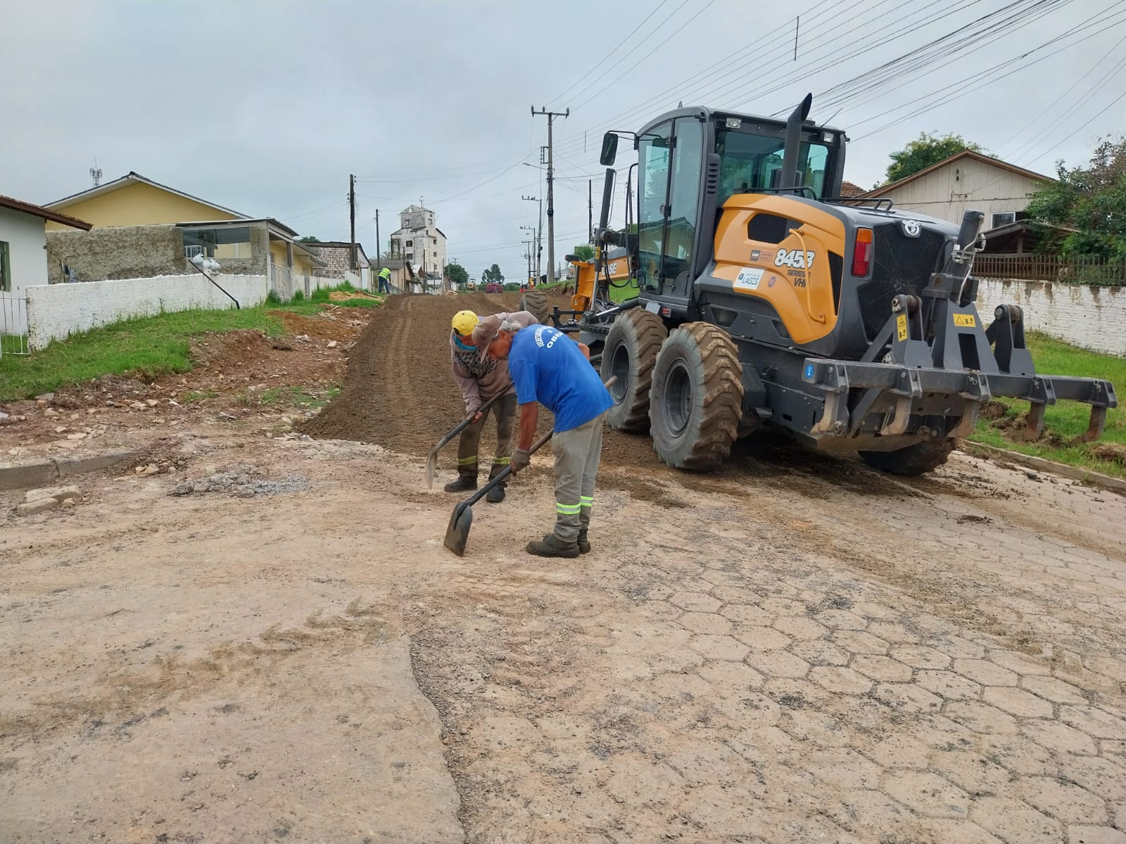 Prefeitura de Lages Bairro São Pedro têm duas novas ruas sendo reurbanizadas