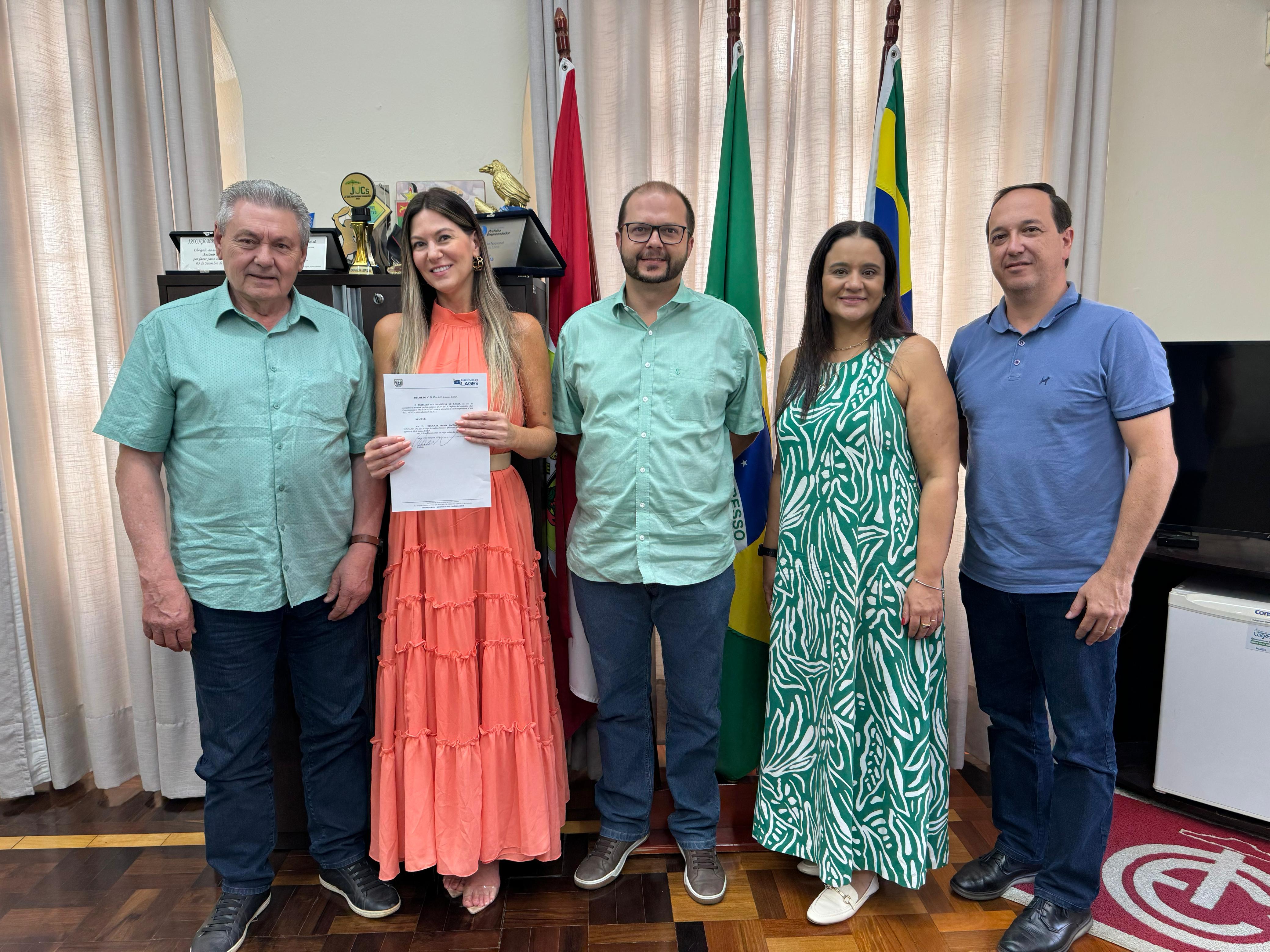 Prefeitura de Lages Michele Carolina Bassin é nomeada na função de auditora-geral e controladora interna do Município