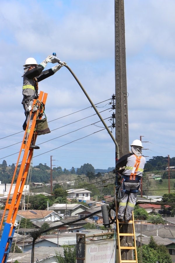 Prefeitura de Lages Caroba e Santa Mônica terão 38 vias públicas contempladas com luminárias de LED