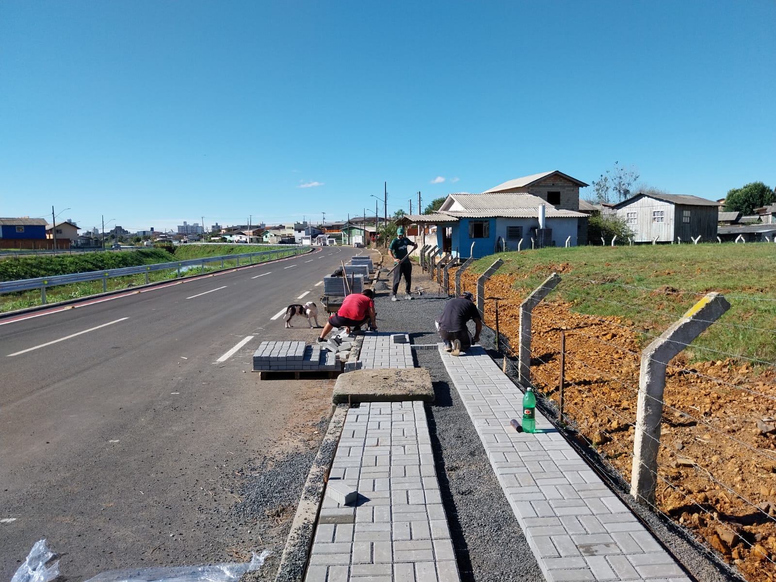 Prefeitura de Lages Trecho da avenida Carahá ganha passeios públicos