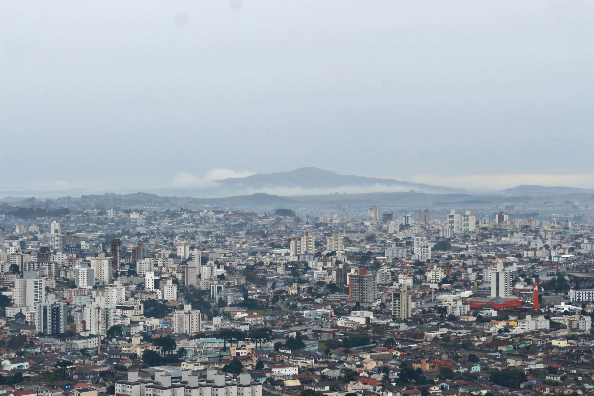 Prefeitura de Lages Chuva da madrugada assusta, mas não causa transtornos em Lages