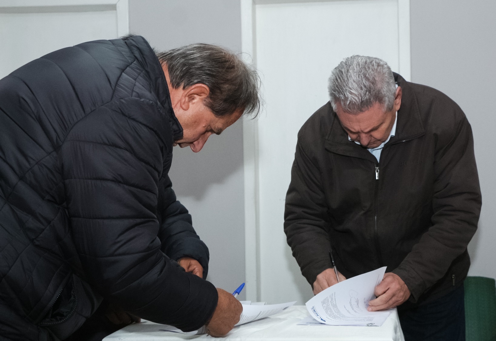 Prefeitura de Lages Assinada ordem de serviço para pavimentação de vias no bairro Guarujá