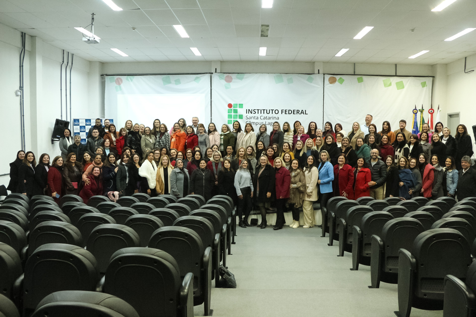 Prefeitura de Lages Novos diretores das escolas municipais de Lages tomam posse