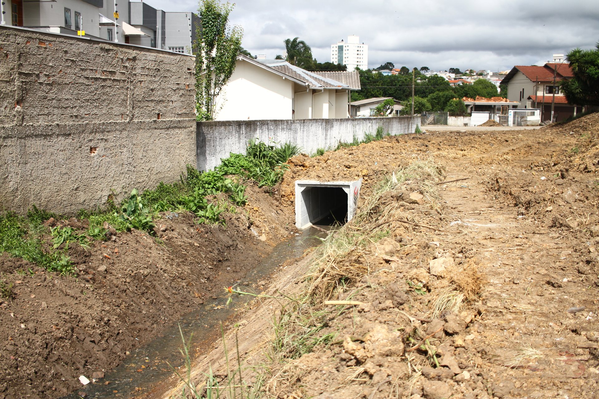 Prefeitura de Lages Reurbanização da rua Jairo Luiz Ramos prioriza estrutura de drenagem